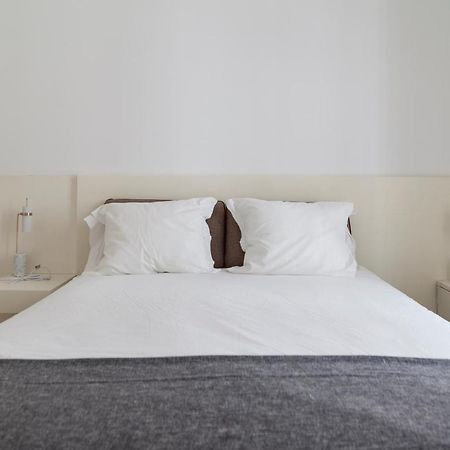 Classy 2Bdr Apartment In Downtown By Lovelystay Lisboa Exteriör bild