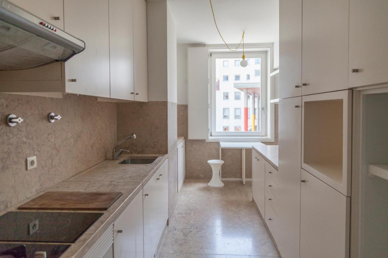 Classy 2Bdr Apartment In Downtown By Lovelystay Lisboa Exteriör bild