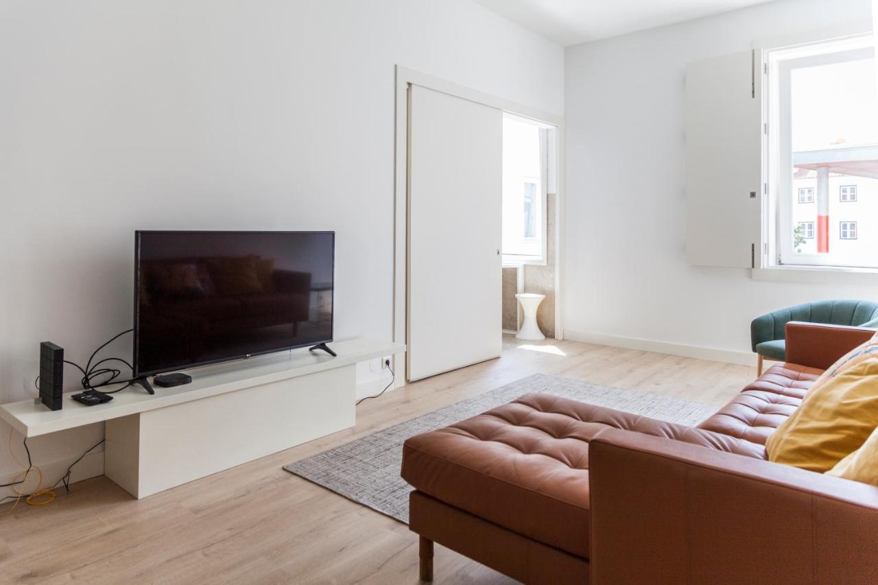 Classy 2Bdr Apartment In Downtown By Lovelystay Lisboa Exteriör bild