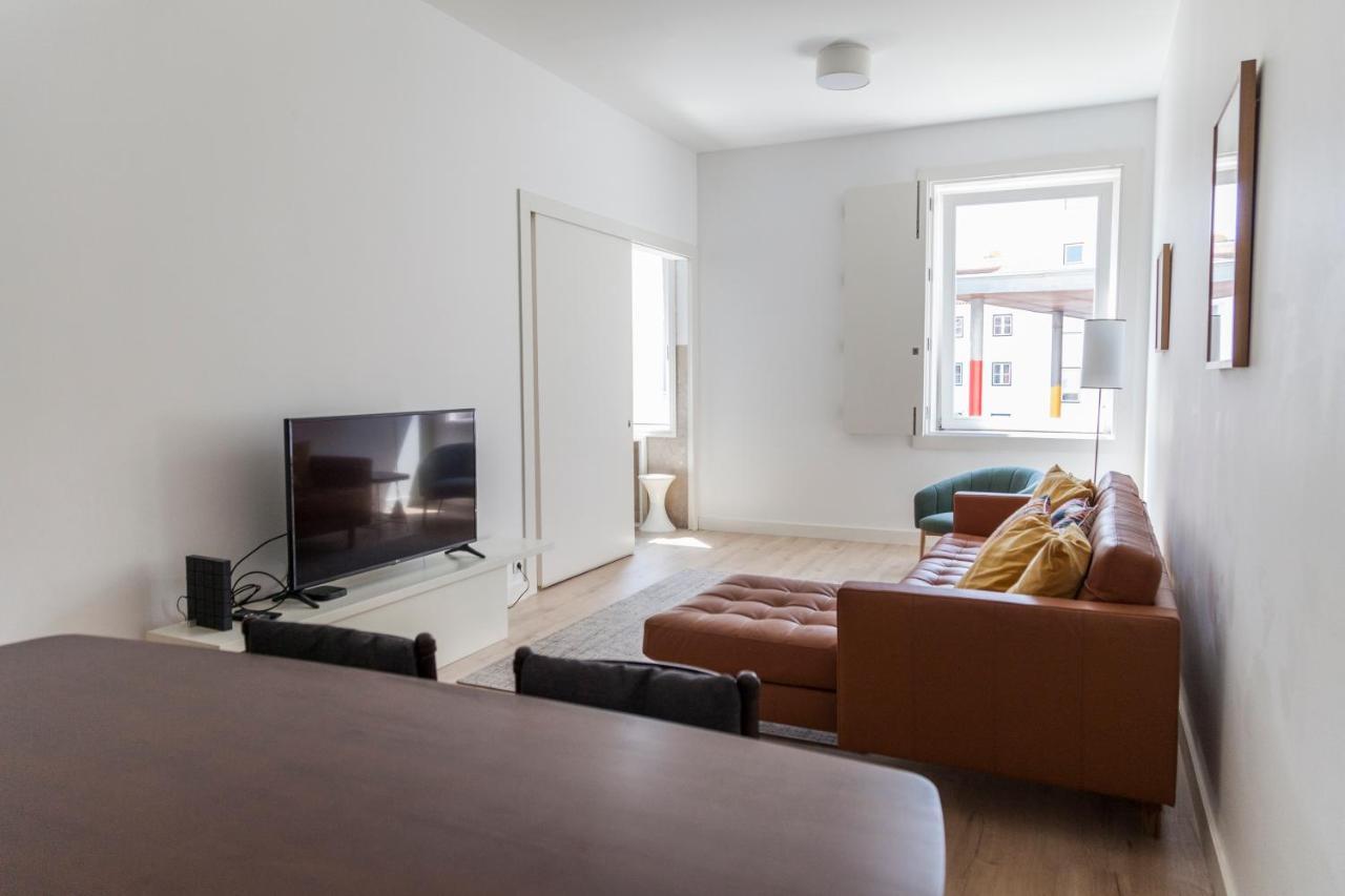 Classy 2Bdr Apartment In Downtown By Lovelystay Lisboa Exteriör bild