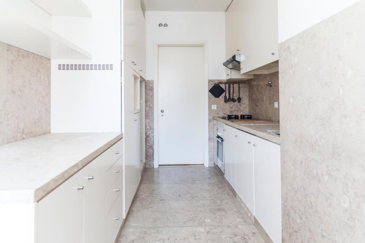Classy 2Bdr Apartment In Downtown By Lovelystay Lisboa Exteriör bild