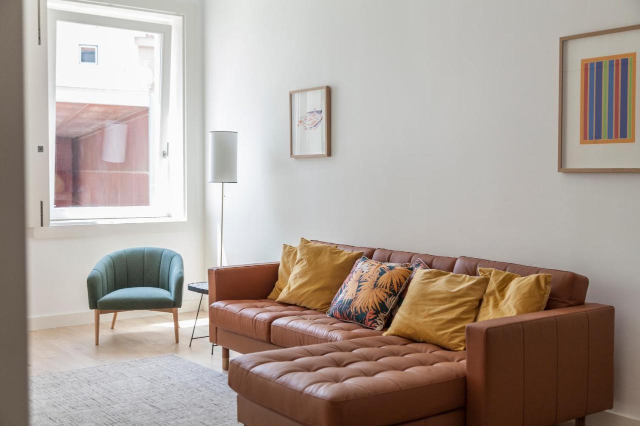 Classy 2Bdr Apartment In Downtown By Lovelystay Lisboa Exteriör bild
