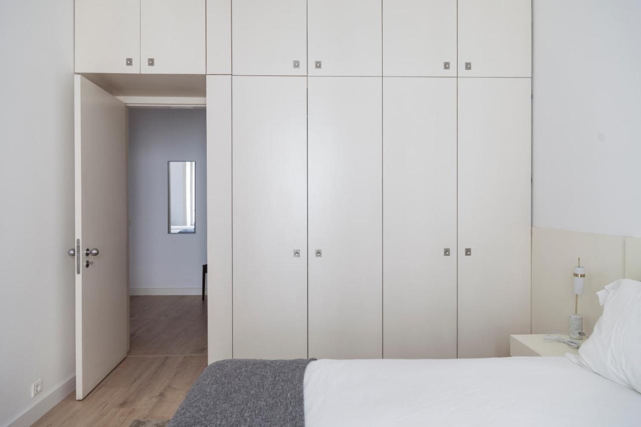 Classy 2Bdr Apartment In Downtown By Lovelystay Lisboa Exteriör bild
